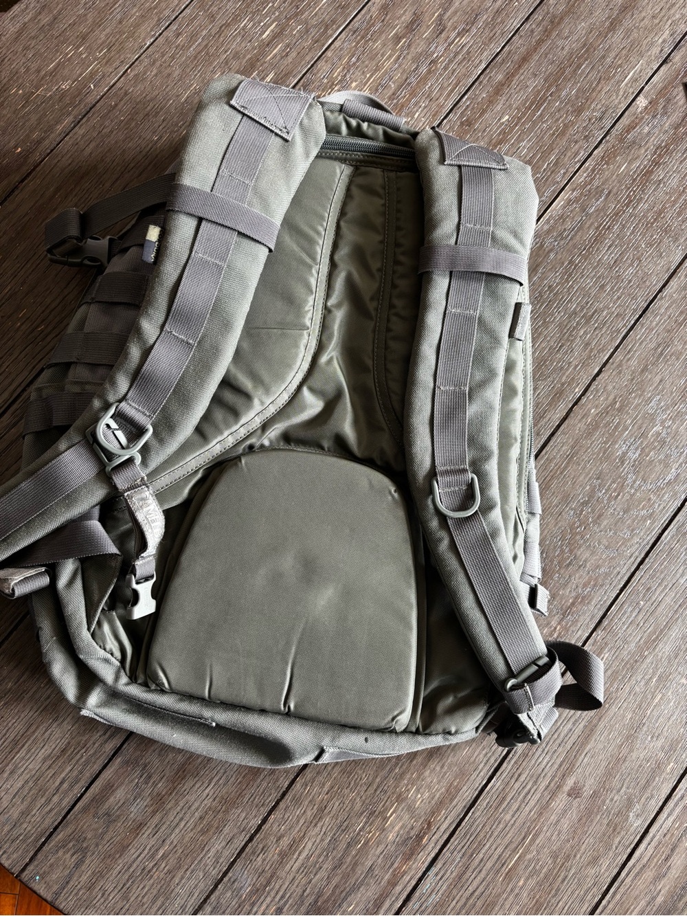 CamelBak Olive Green Tactical Sling Backpack - Picture 3 of 6